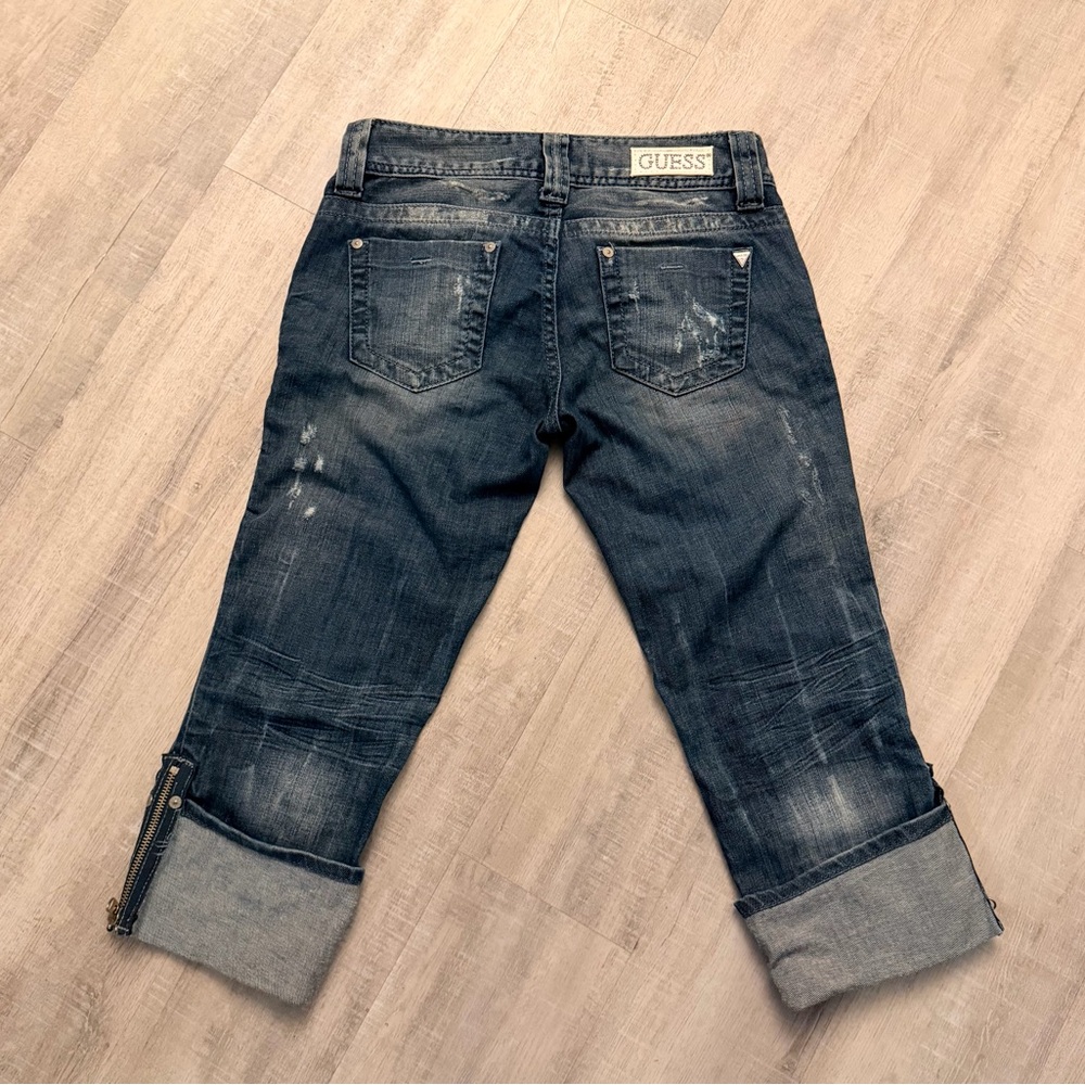 GUESS Women’s Cropped Jeans Capris with Zipper Ankles  - Size 26. NEVER WORN.